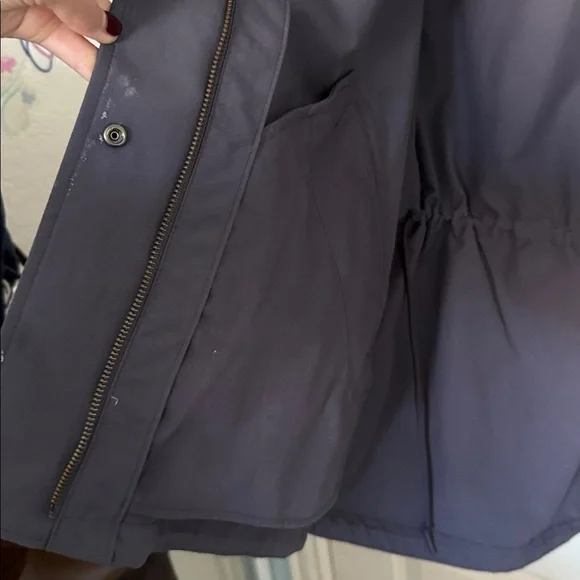 Uniqlo Hooded Light Rain Jacket - Picture 5 of 6